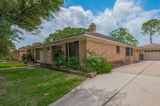15222 Torry Pines Rd in Houston, TX - Building Photo - Building Photo