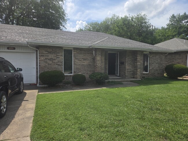 property at 2051 S Kentwood Ave