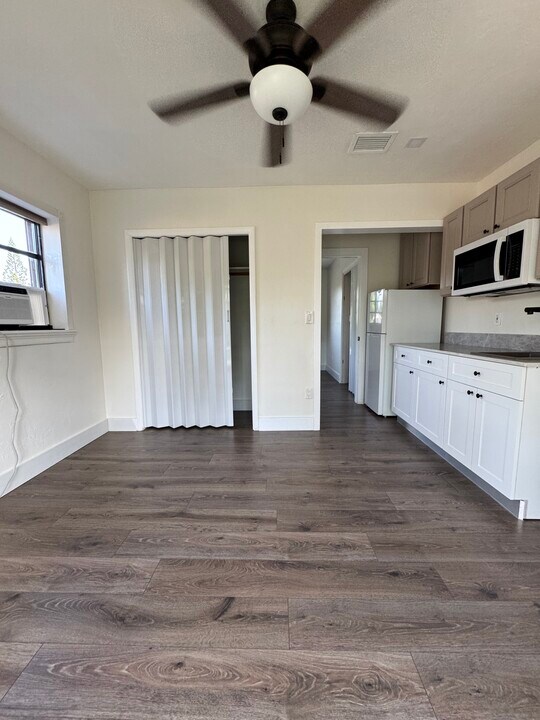 10455 SW 46th St in Miami, FL - Building Photo