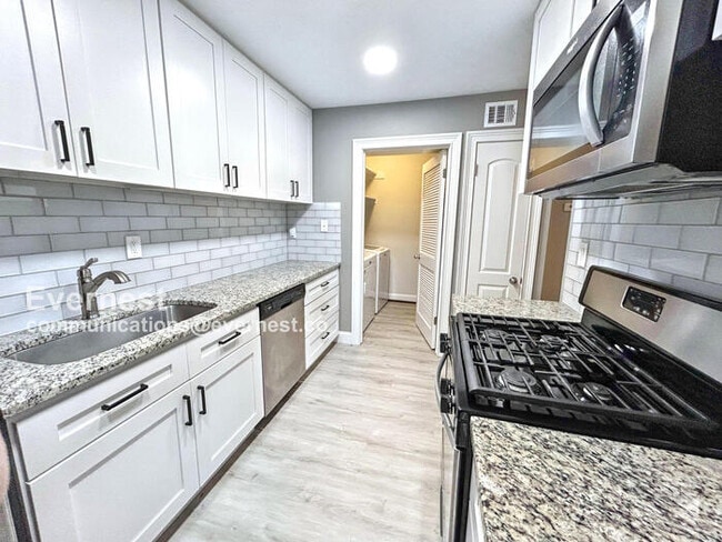 property at 201 Park Ridge Cir