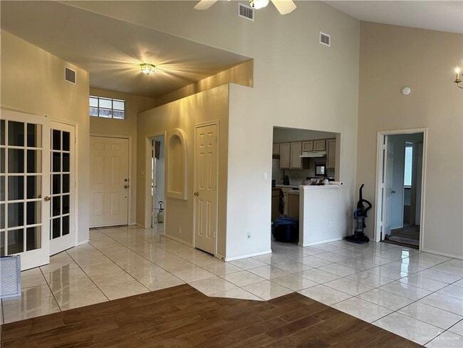 2308 Oriole Ave in McAllen, TX - Building Photo - Building Photo