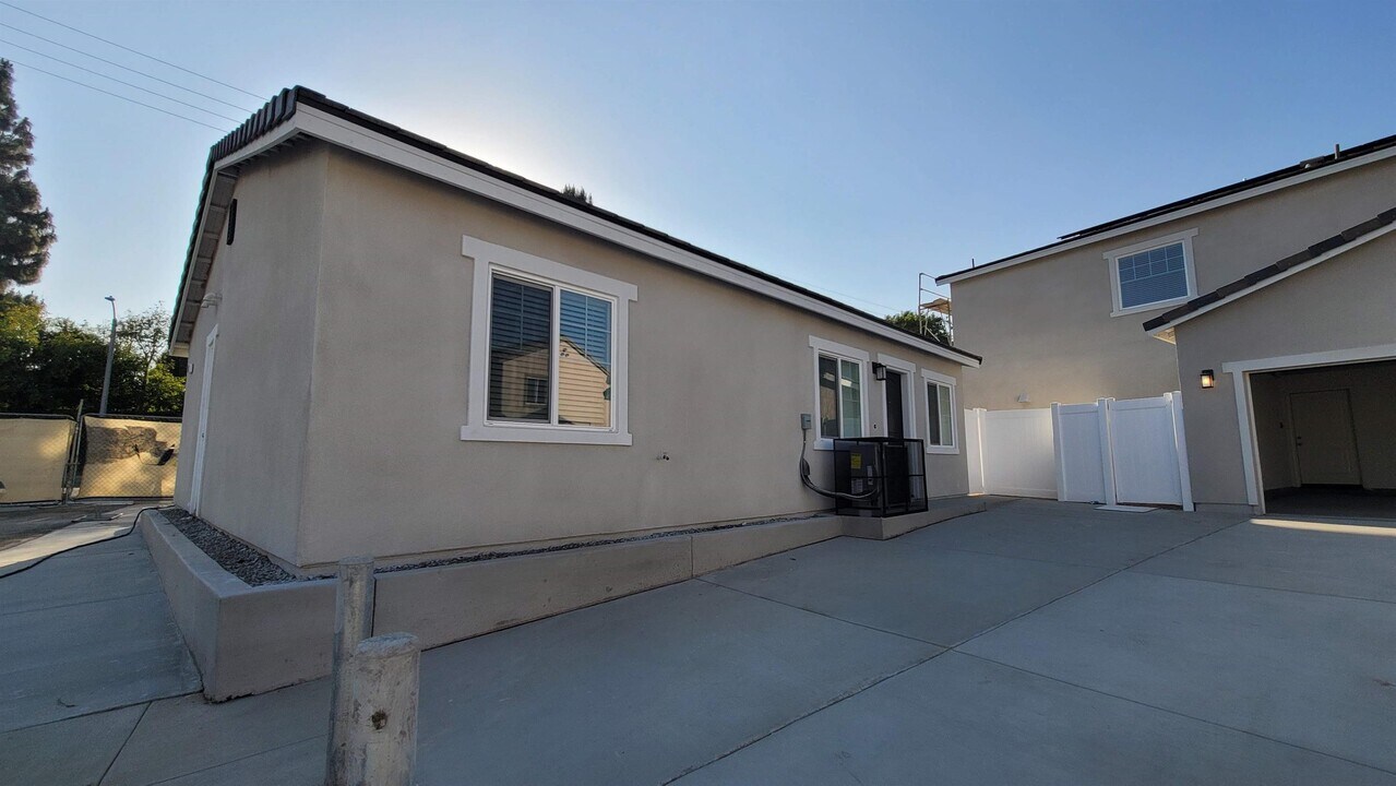 2285 Chestnut St in San Bernardino, CA - Building Photo