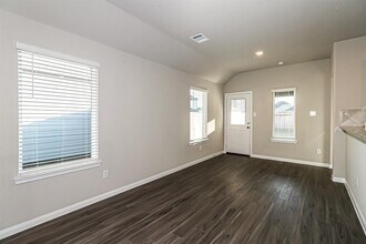 5122 Hector Gustavo in Rosharon, TX - Building Photo - Building Photo