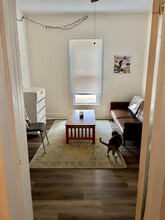 1029 Houston St, Unit 1 in Manhattan, KS - Foto de edificio - Building Photo