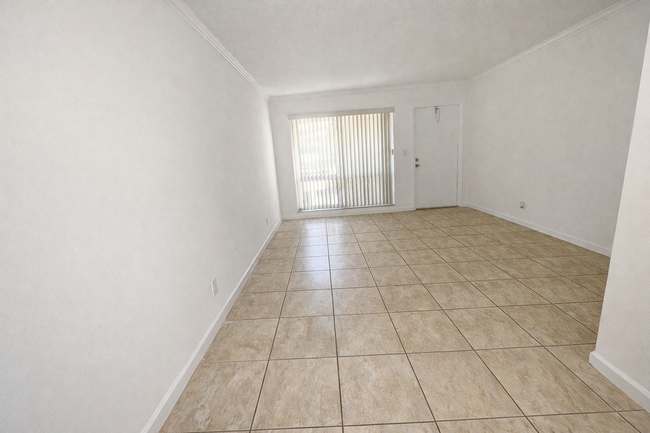 3500 Jackson St Hollywood, FL 33021 in Hollywood, FL - Foto de edificio - Building Photo