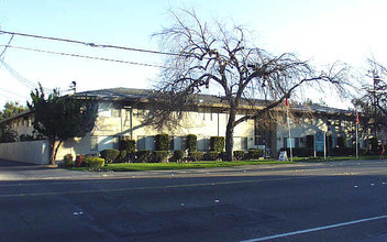 Terry Crest Apartments in Sacramento, CA - Building Photo - Building Photo