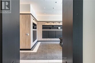 1 Jarvis St in Hamilton, ON - Building Photo - Building Photo