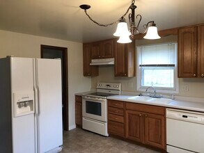 1400 Katers Dr in Green Bay, WI - Building Photo - Building Photo