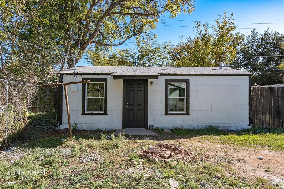 1909 Highland Ave, Unit 1.5 in Abilene, TX - Foto de edificio