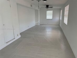 10245 SW 37th Terrace in Miami, FL - Building Photo - Building Photo