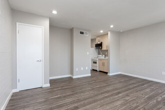 THE FLATS AT JULIAN DREW BLOCK in Tucson, AZ - Building Photo - Interior Photo