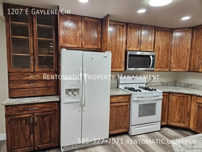 property at 1207 E Gaylene Cir