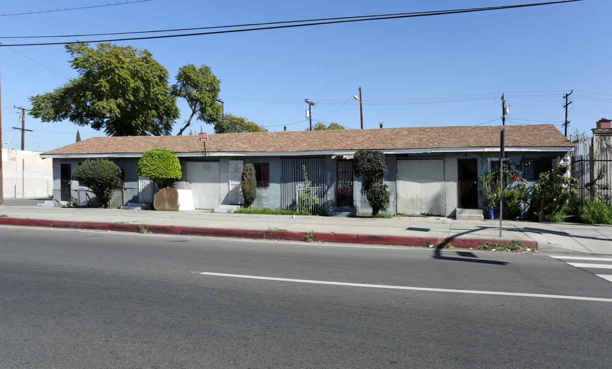 5950 S Central Ave in Los Angeles, CA - Building Photo