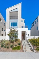 408 Treble in Irvine, CA - Building Photo