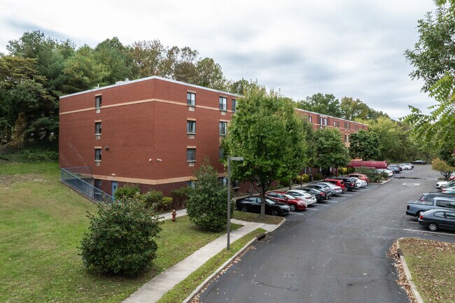 Coles Landing in Haddonfield, NJ - Building Photo - Primary Photo