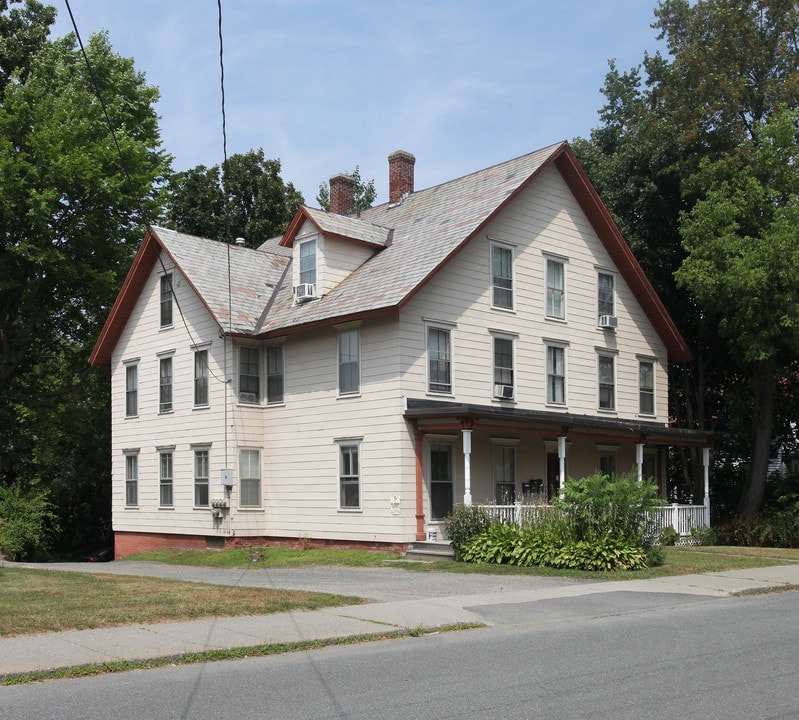 114 School St in Greenfield, MA - Building Photo