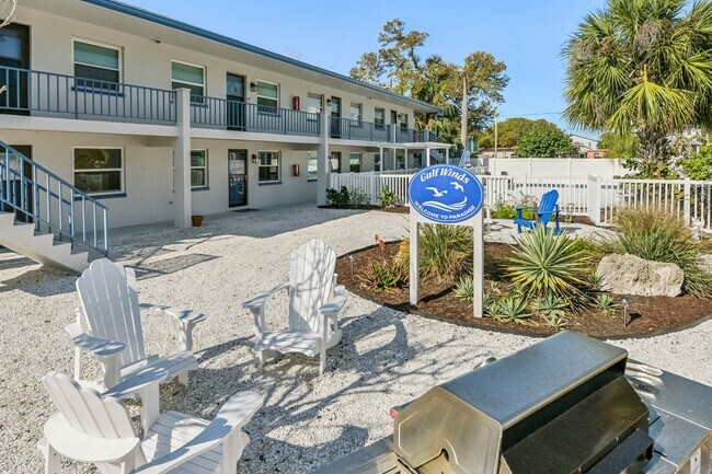 2308 1st St, Unit IRB Gulfwinds Condo in Indian Rocks Beach, FL - Foto de edificio - Building Photo