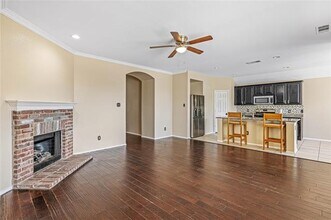 1712 Rosson Rd in Little Elm, TX - Foto de edificio - Building Photo