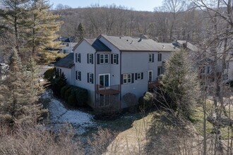 52 Goldfinch Grove in Hackettstown, NJ - Building Photo - Building Photo