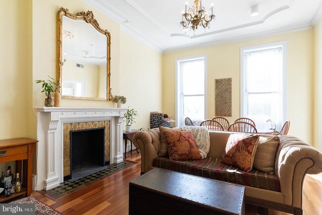 2129 Walnut St in Philadelphia, PA - Building Photo - Building Photo