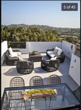 1920 S Pacific Coast Hwy, Unit 308 in Redondo Beach, CA - Foto de edificio - Building Photo