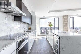 20-2320 Daly Ave in Ottawa, ON - Building Photo - Building Photo