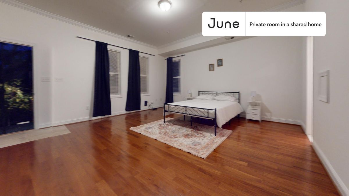 Private bedroom in 3 bed/3.5 bath Home in Washington, DC - Building Photo
