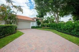 2552 Sheltingham Dr in Wellington, FL - Building Photo