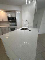 3380 Pinewalk Dr N in Margate, FL - Building Photo