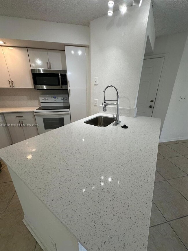 property at 3380 Pinewalk Dr N