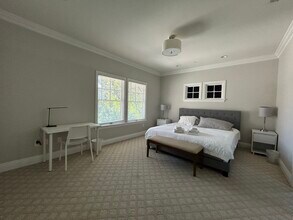 97 N Parkwood Ave in Pasadena, CA - Foto de edificio - Building Photo