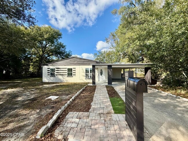 1305 Flower Dr in Panama City, FL - Building Photo - Building Photo