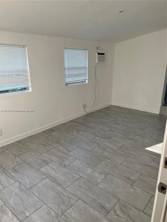 5920 NE 1st Terrace in Fort Lauderdale, FL - Building Photo