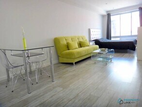 521 W 48th St in New York, NY - Building Photo - Building Photo