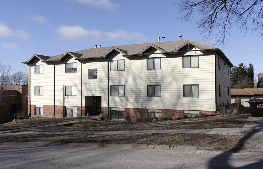 Maywood School Apartments in Omaha, NE - Building Photo