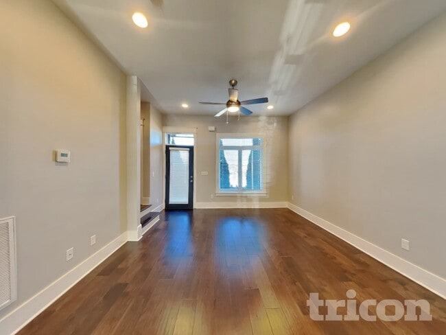 6813 Charlotte Pike, Unit 805 in Nashville, TN - Building Photo - Building Photo