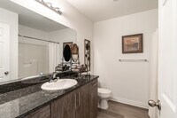 Garland Apartments in Clinton Township, MI - Foto de edificio - Interior Photo