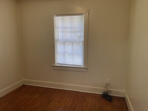 1609 Iola Dr in Valdosta, GA - Foto de edificio - Building Photo