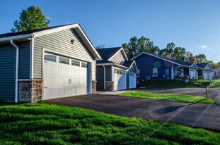 The Fairway at Waters Edge in Columbiana, OH - Building Photo