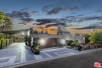 2271 Gloaming Way in Beverly Hills, CA - Building Photo - Building Photo