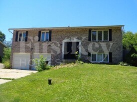 28577 W High Rd in Ingleside, IL - Building Photo