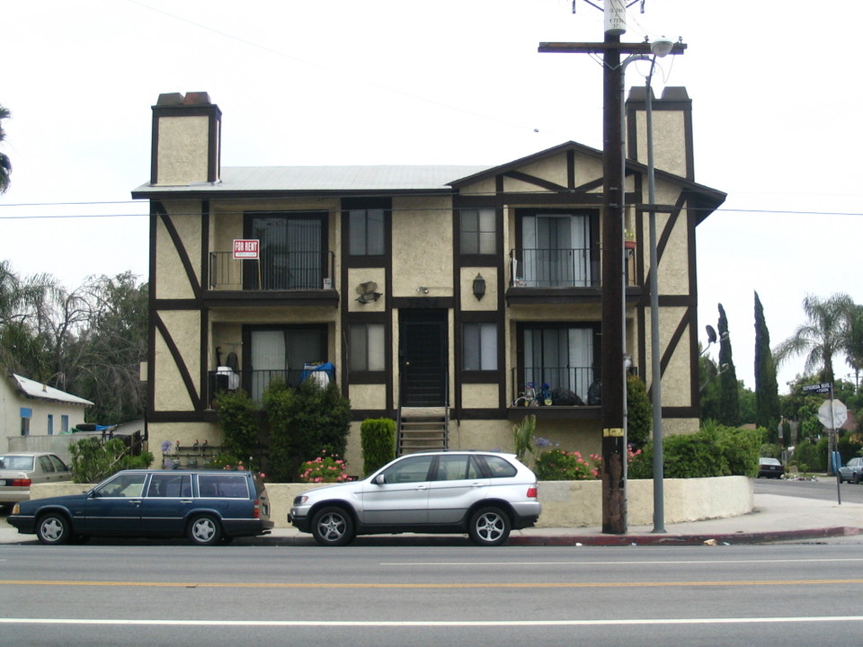 7504 Sepulveda Blvd in Van Nuys, CA - Building Photo