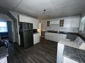 98 N Grand St in Suffield, CT - Building Photo - Building Photo