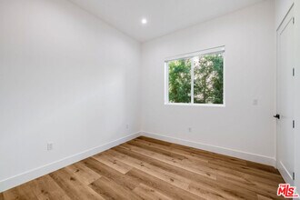 5044 Laurel Canyon Blvd in Los Angeles, CA - Building Photo - Building Photo