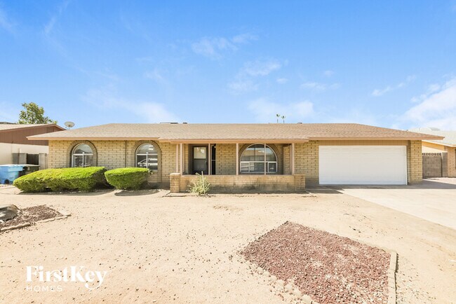 property at 4923 W Larkspur Dr