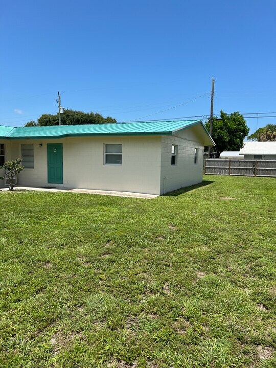930 Wagner Pl, Unit a in Fort Pierce, FL - Foto de edificio