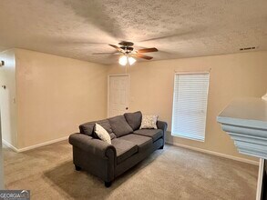 3 Log Ct in Newnan, GA - Building Photo - Building Photo