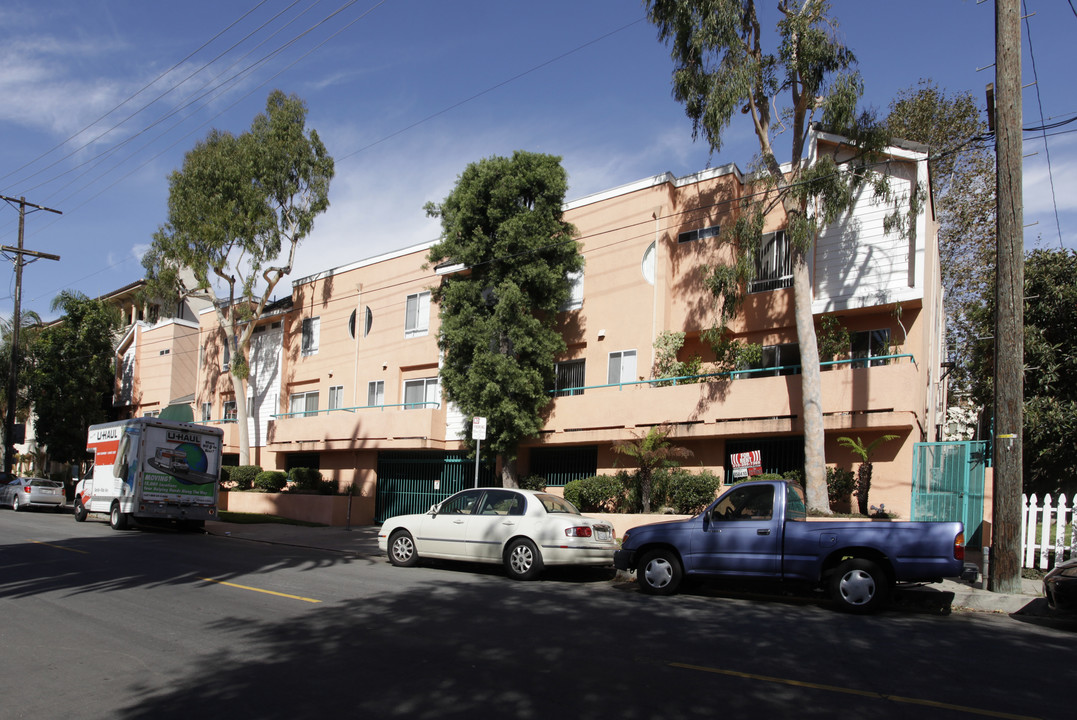 Aqua Vista Villa Apartments in North Hollywood, CA - Foto de edificio