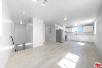236 W 84th Pl in Los Angeles, CA - Building Photo - Building Photo