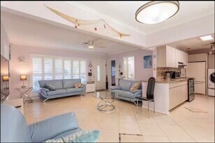 2632 NE 27th Ct in Lighthouse Point, FL - Building Photo